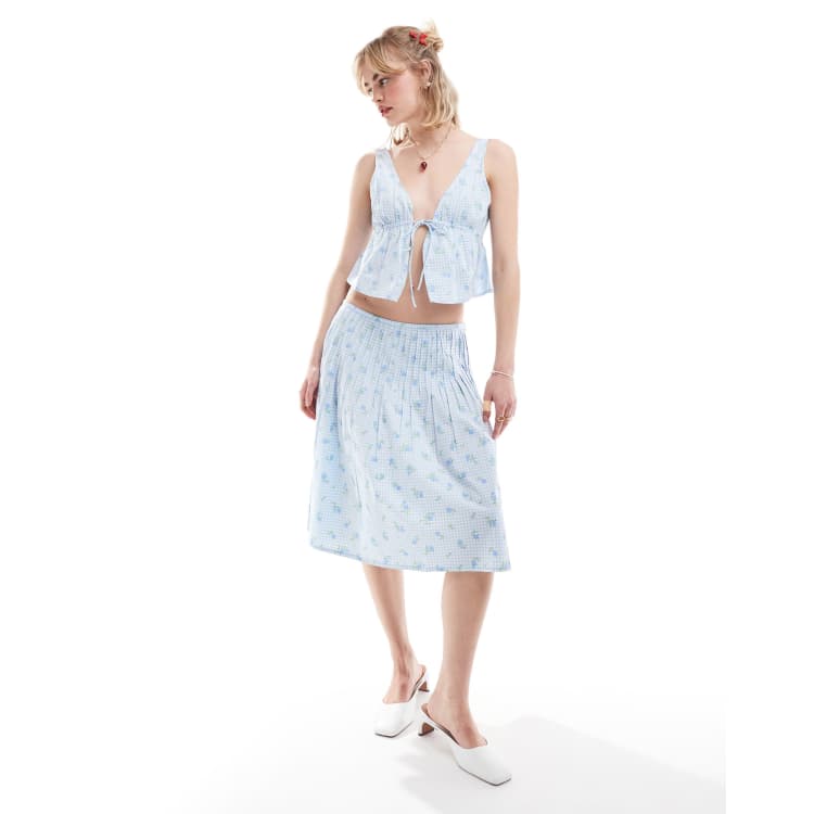 206169576-1-blueflowergingham?