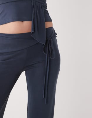 MOTEL DONATA LOW RISE SLINKY PANTS 