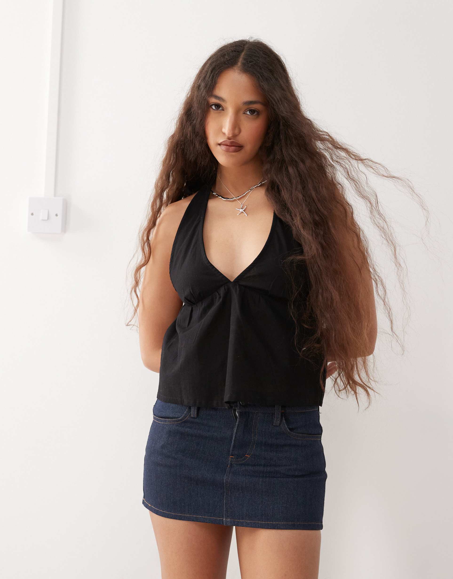 motel eldana halter top in black
