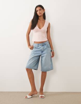 Motel Emberly Plunge Top In Pink