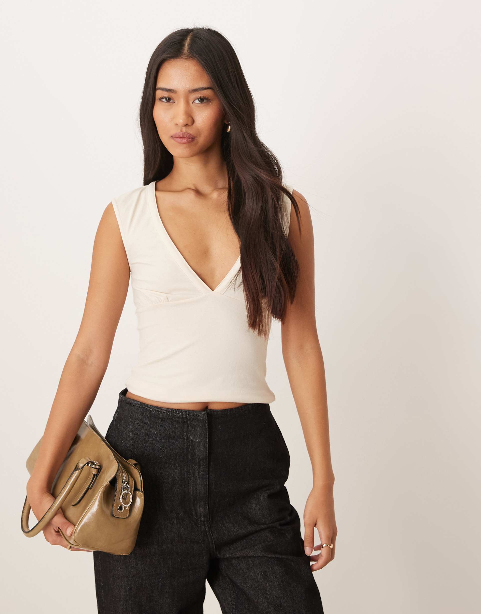 motel emberly short sleeve plunge top in ivory