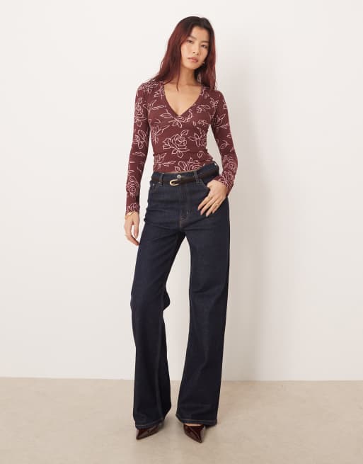Motel Emesy long sleeve v-neck top in maroon rose detail, 2 of 4