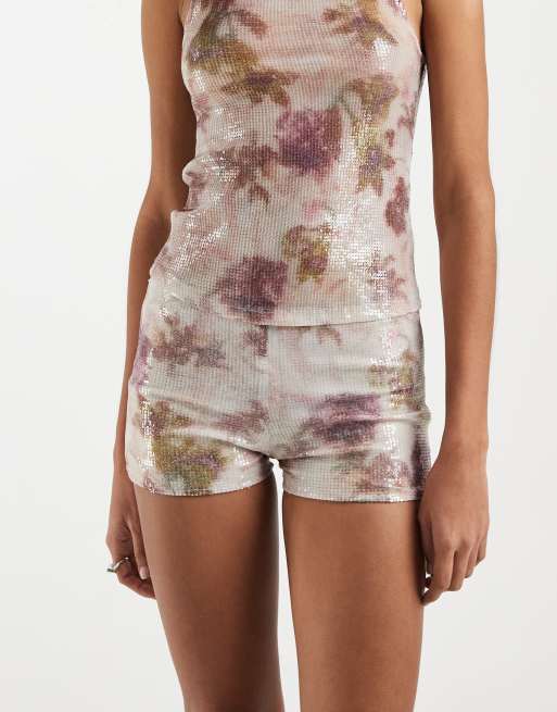 Motel - Erna - Short d'ensemble à fleurs et sequins - Blanc et violet, 2 de 5