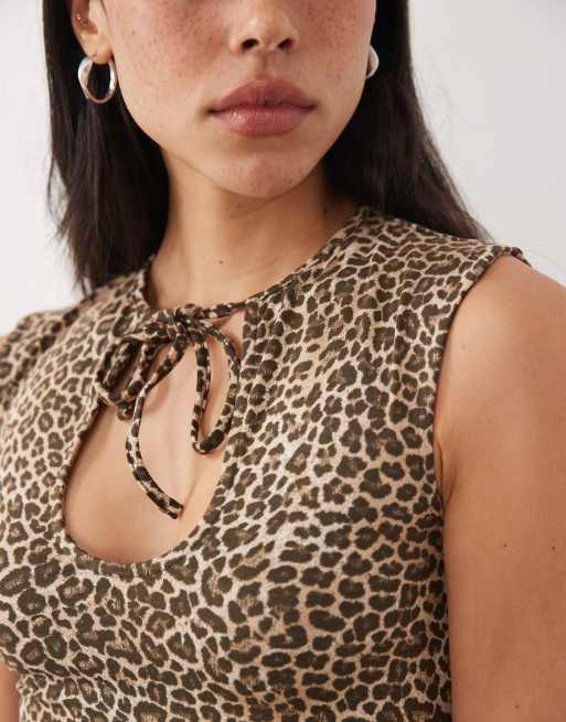 Motel Ernesta keyhole top in leopard print, 2 of 4