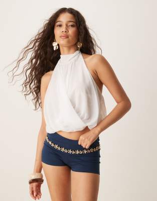 Motel - Eunia - Shorts in Marineblau mit niedriger Taille