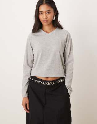 Motel Feman Long Sleeve V Neck Casual Top In Gray