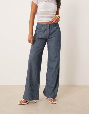 Motel - Geräumige Hose in Indigo mit Streifen und extra weitem Beinschnitt-Marineblau