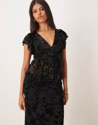 Motel - Guilia - Oberteil in Schwarz mit beflocktem Blumenmuster, Rüschen und V-Ausschnitt, Kombiteil