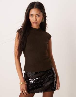 Motel Hanuva Knit Short Sleeve Top In Brown