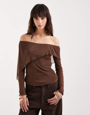 Motel - Haze - Top asymétrique en tulle à manches longues et épaules dénudées - Marron-Brown