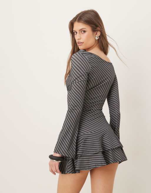 Motel - Hongsai - Langærmet offshoulder-minikjole med grå/sorte striber, 2 af 4