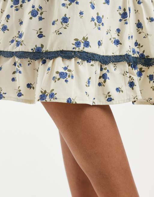 Motel Ilaria ditsy rose leaf skirt in light grey, 3 of 5