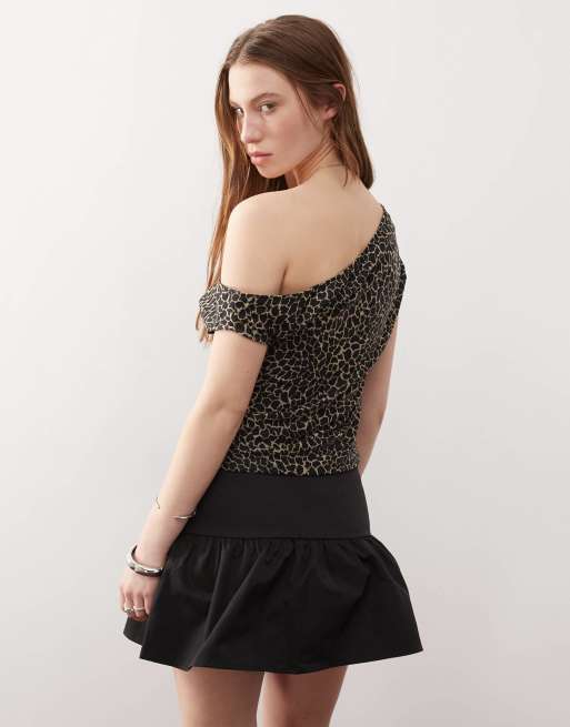 Motel jaridah giraffe print top in black and cream, 4 of 4