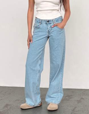 Motel - Jeans in hellblauer Waschung mit niedrigem Bund und geradem Schnitt