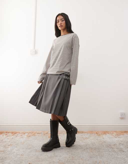 Motel Kumiko long sleeve boat neck striped top in gray, 2 of 4