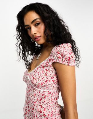 Motel lace detail v-neck puff sleeve top in ditsy floral blush red