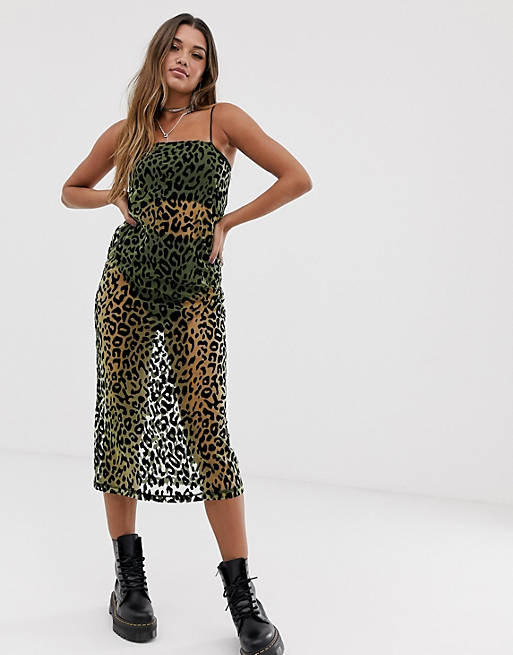 Motel - Lange doorzichtige jurk in burnout fluwelen luipaardprint