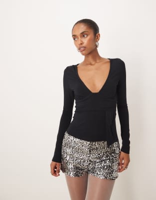 Motel Levard Longsleeve V Neck Drape Jersey Top In Black