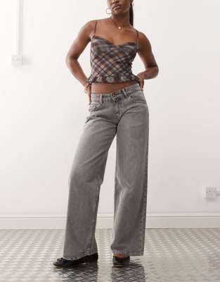 Motel - Locker sitzende Jeans in grauer Waschung mit weitem Bein und niedrigem Bund