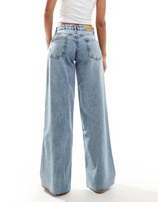 Motel - Lockere Jeans in vintage-blauer Waschung mit weitem Schnitt und niedrigem Bund