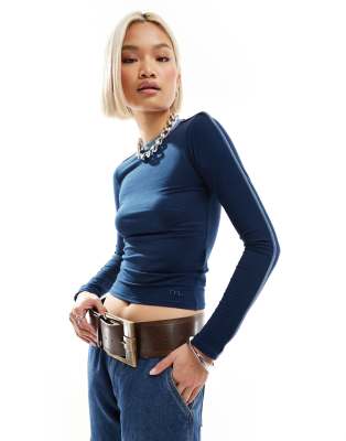 long sleeve arm stripe top in navy