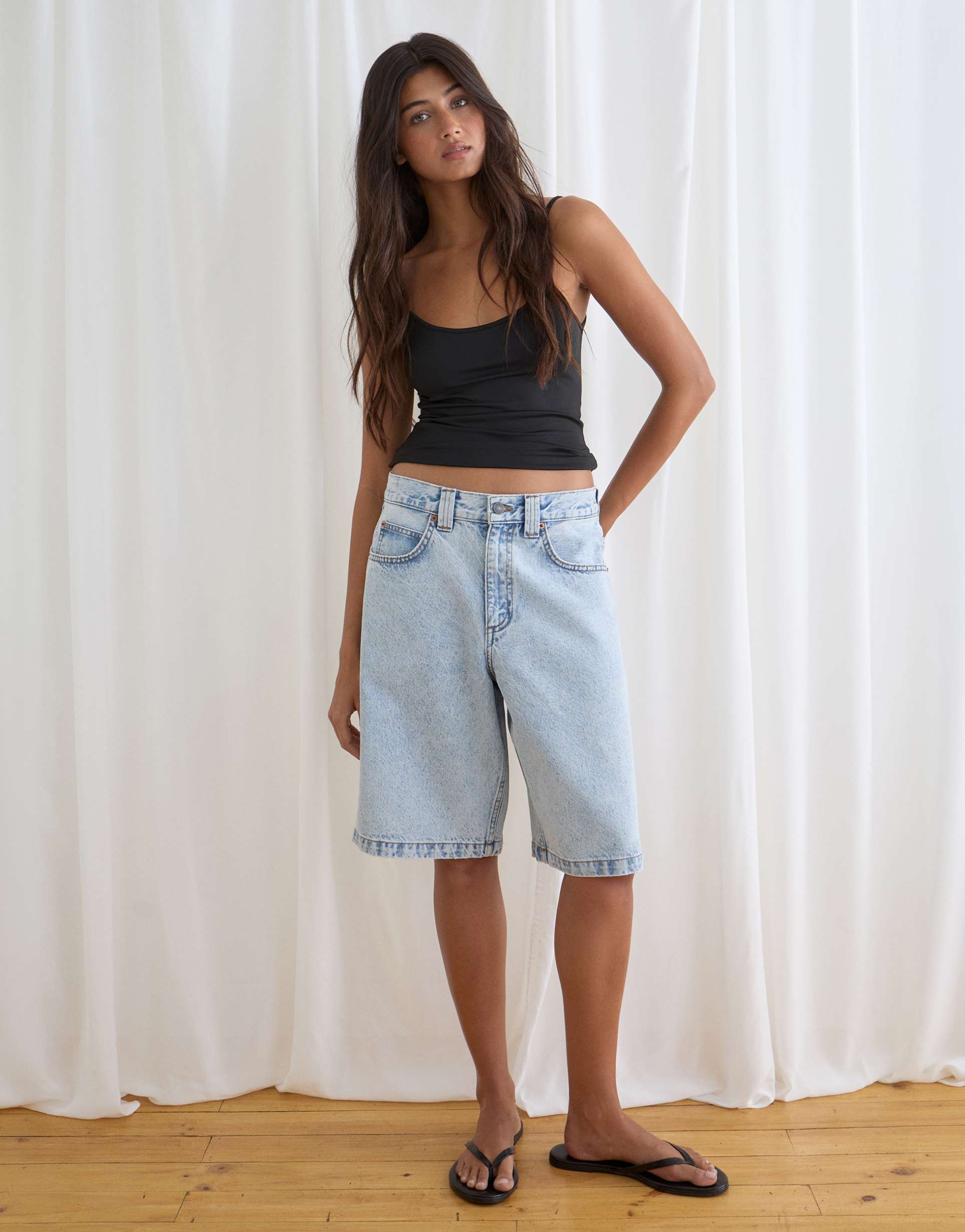 motel low rise denim jorts in light wash blue