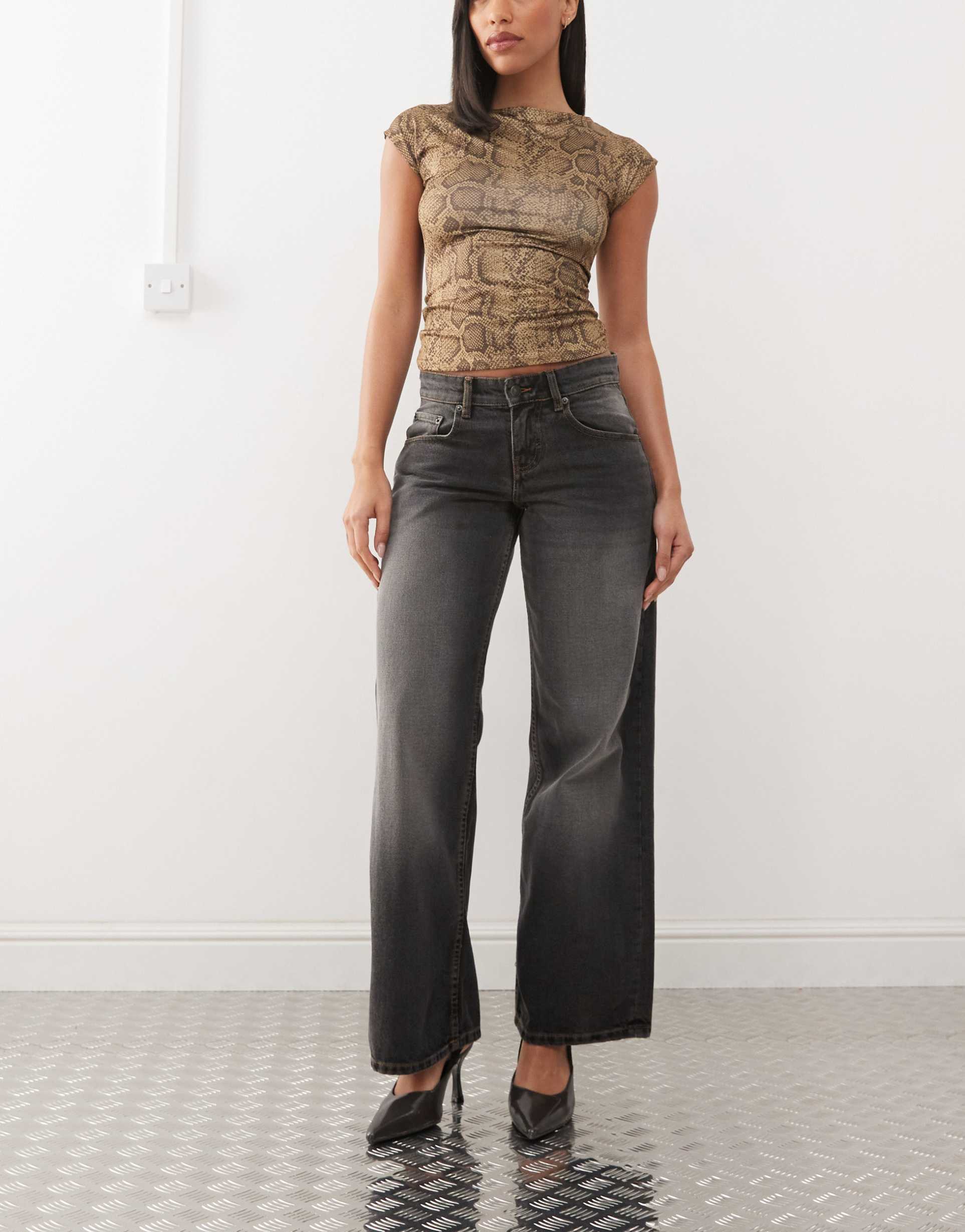 motel low rise parallel jeans in gray used bleach