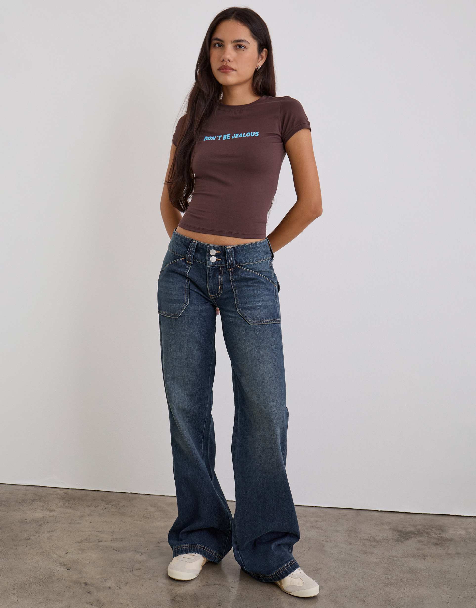 motel low rise relaxed cargo jeans in mid blue tint