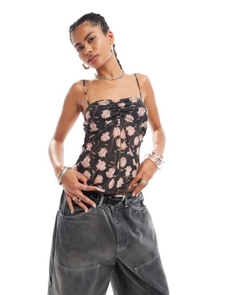 Motel megumi falling rose split front cami top in black and pink - view 1