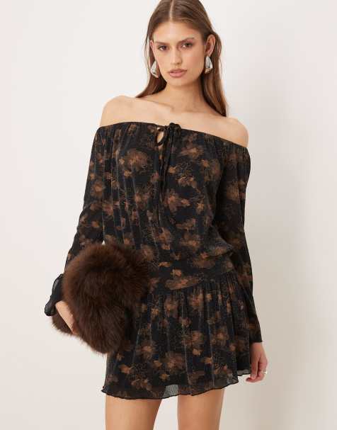 Motel – Nisha – Schulterfreies, fließendes Minikleid in Bronze - view 1