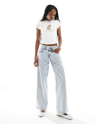 Motel - Parallel - Jeans in hellblauer Acid-Waschung mit niedrigem Bund