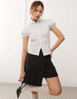 polka dot fitted blouse in white