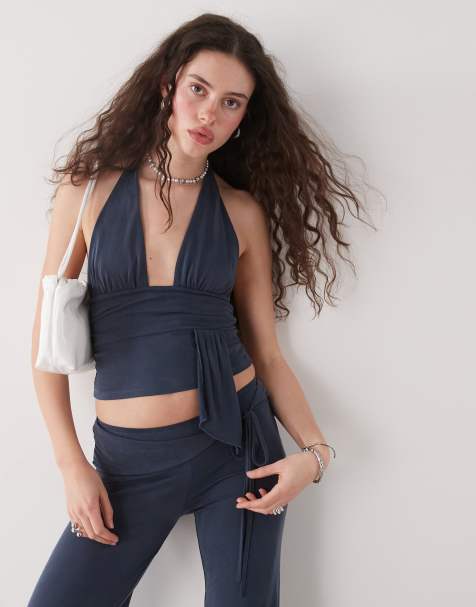 Motel – Prilla – Stormblå, åtsmitande topp i omlottdesign med halterneck, del av set - view 1