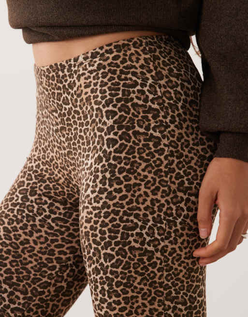 Motel priu capris in leopard print, 3 of 5