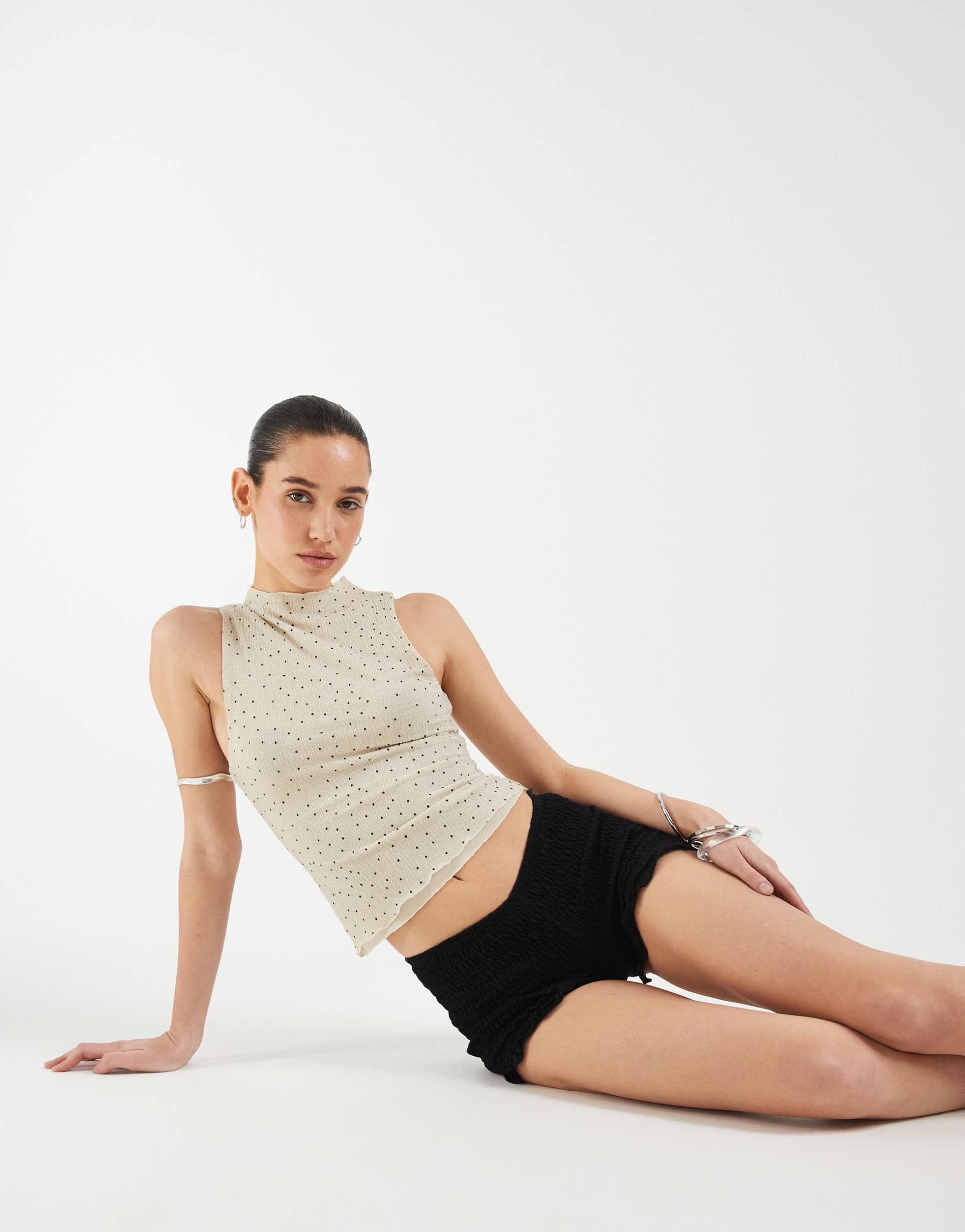 motel ritala frill ruched hot pants in black