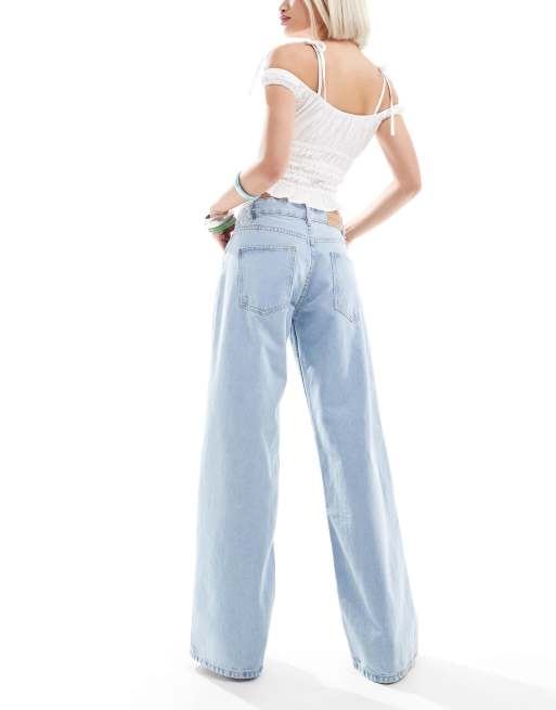 Motel roomy wide leg low rise jeans in light wash blue, 3 of 5