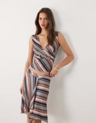 Motel Ruoyu Mixed Stripe Plunge Top In Brown