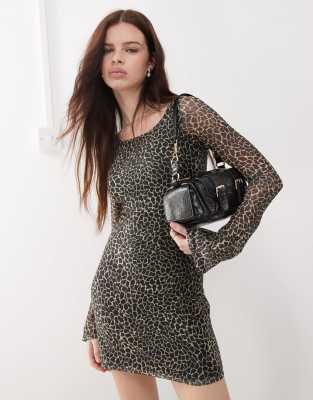 Motel Motel sartika flared sleeve giraffe print mini dress in black and cream-Multi