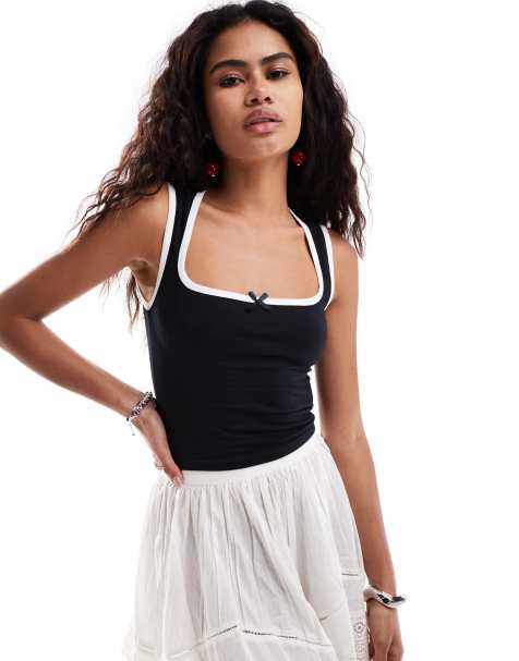 Motel shinju scoop neck top in black and white - view 1