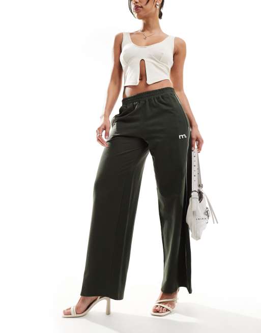 Wide trousers with side fashion stripe