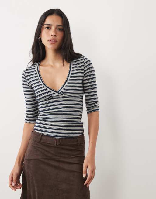 Motel Silea 3/4 length v-neck top in navy stripe, 3 of 4