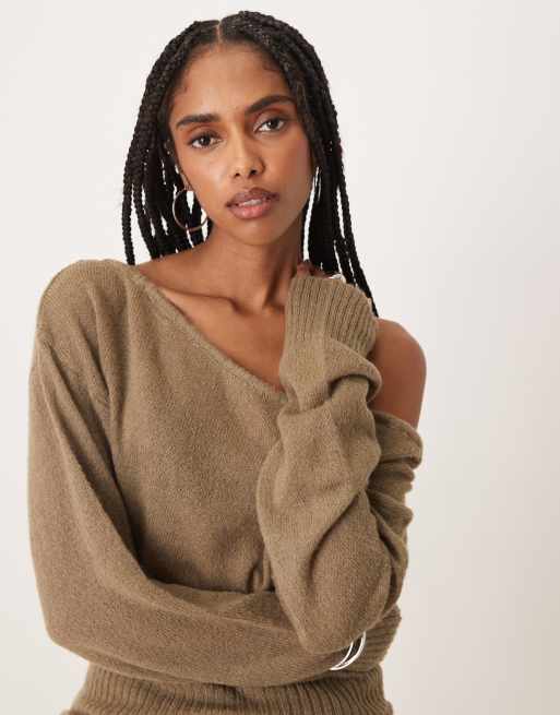 Motel Suena asymmetric knit jumper in khaki, 4 of 4