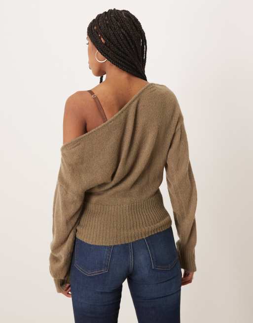 Motel Suena asymmetric knit sweater in khaki, 3 of 4