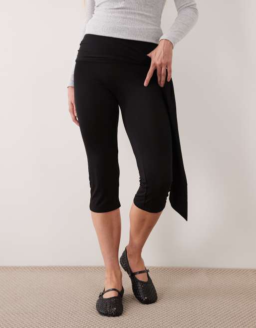 Motel tie waist capris in black, 2 of 5