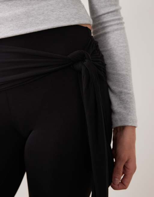 Motel tie waist capris in black, 4 of 5