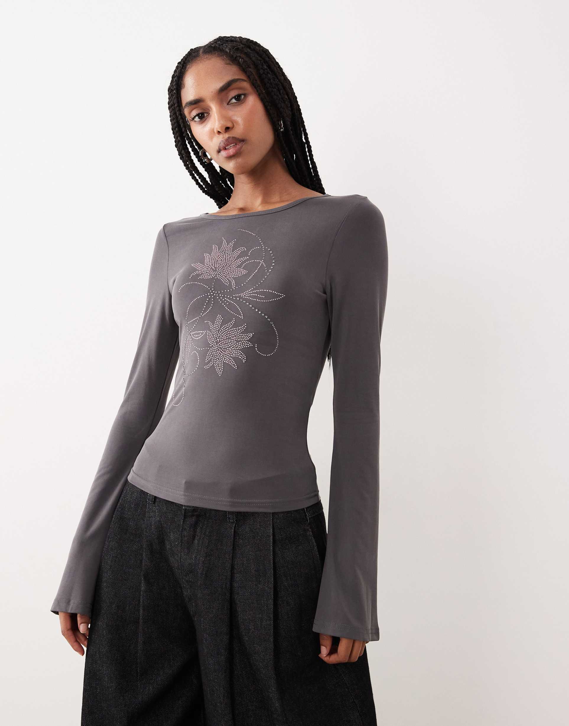 motel tiyana flared long sleeve flower diamante detail top in gray