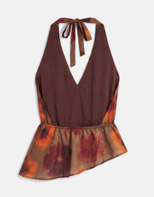 Motel - top floral plisado con cuello halter en caqui, 6 de 7