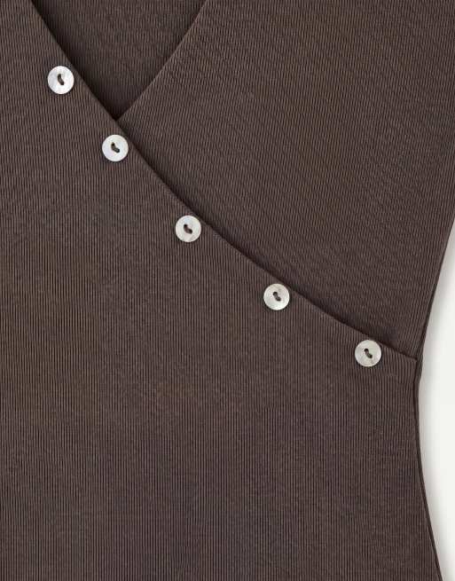 Motel - Tulia - Gilet asymétrique à boutons et décolleté plongeant - Marron, 6 de 7