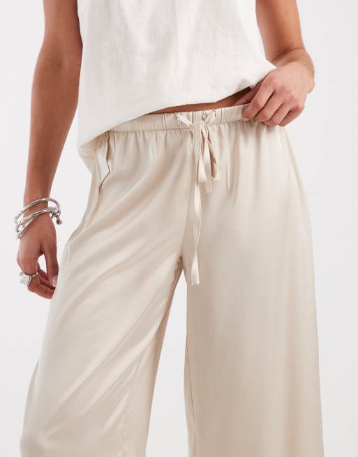 Motel Tunelia satin capri ruffle edge pants in neutral, 3 of 5