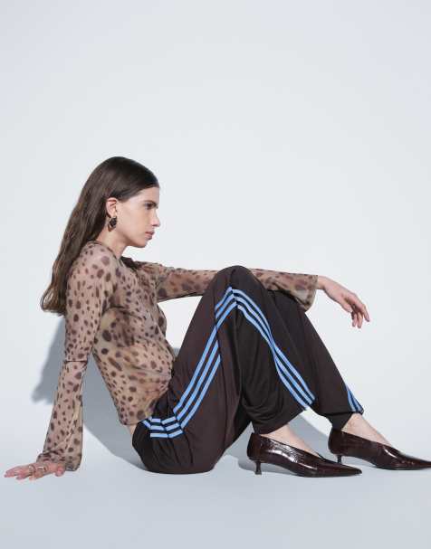 Motel tyanna v neck mesh long sleeve top in leopard print - view 1